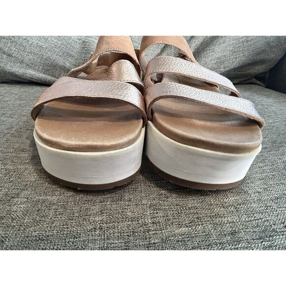 UGG Braelynn Rosegold Womens Size 10 Patent Metallic Platform Sandal - Picture 5 of 12